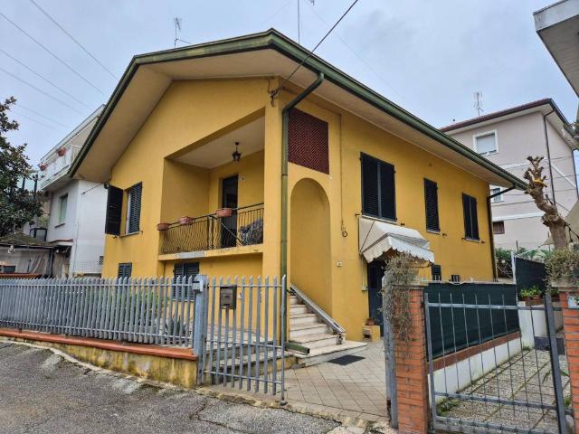 Villa in vendita a Riccione RN
