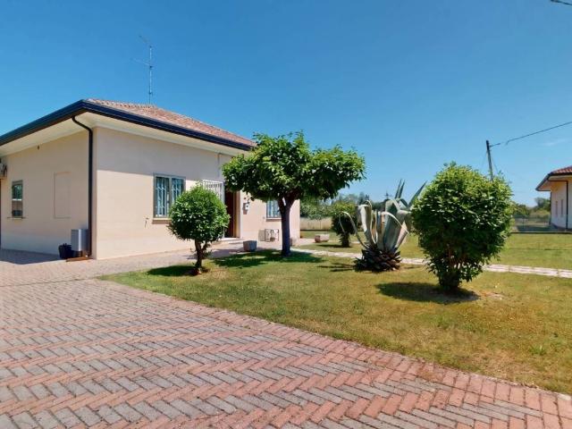 Villa in vendita a Riccione RN