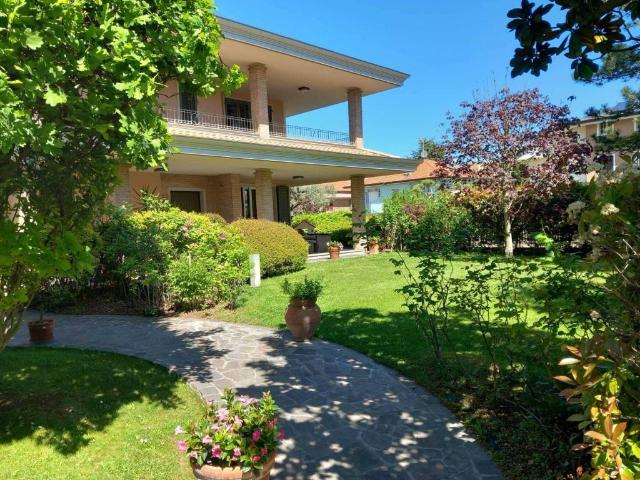 Villa in vendita a Riccione RN