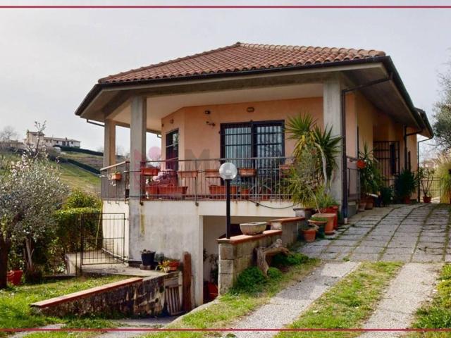 Villa in vendita a Rieti RI