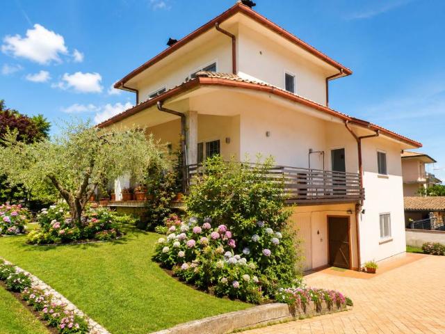 Villa in vendita a Rieti RI