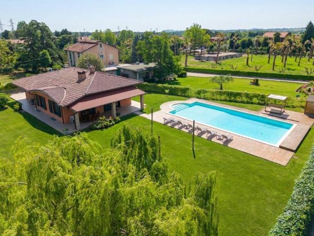 Villa in vendita a Rimini RN