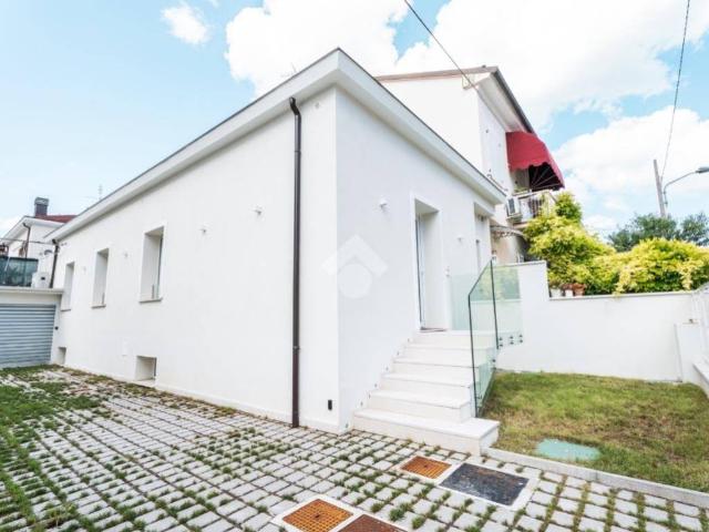 Villa in vendita a Rimini RN