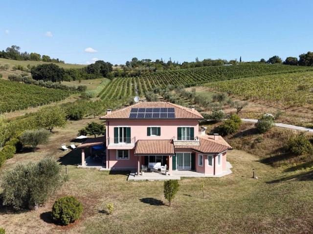 Villa in vendita a Rimini RN