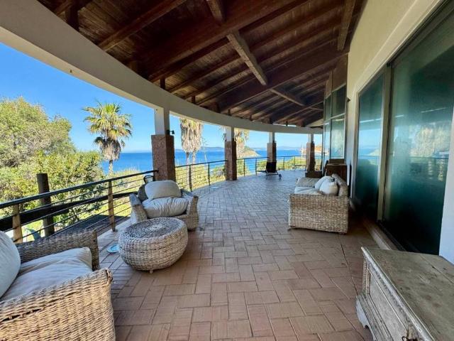 Villa in vendita a Rio LI