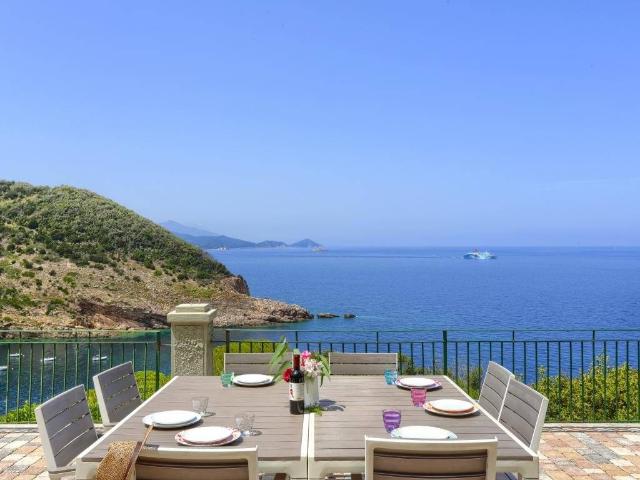 Villa in vendita a Rio LI