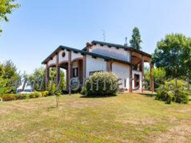 Villa in vendita a Rubiera