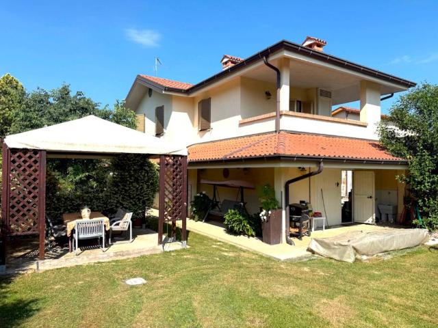 Villa in vendita a Ruda UD