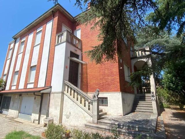 Villa in vendita a Russi