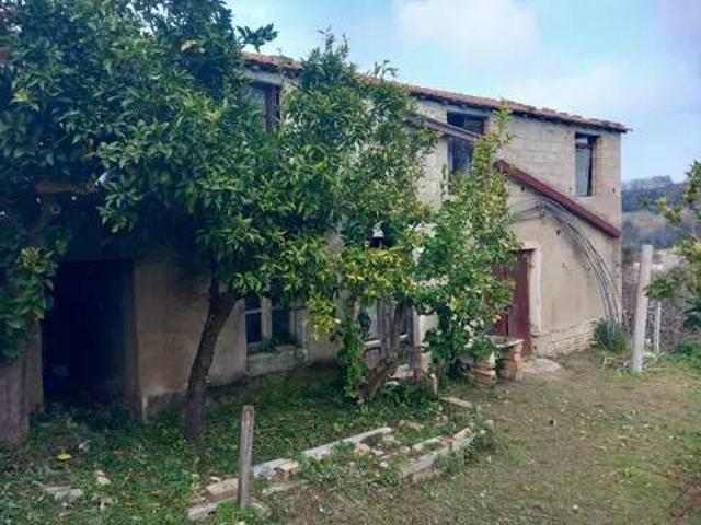 Villa in vendita a Tollo CH