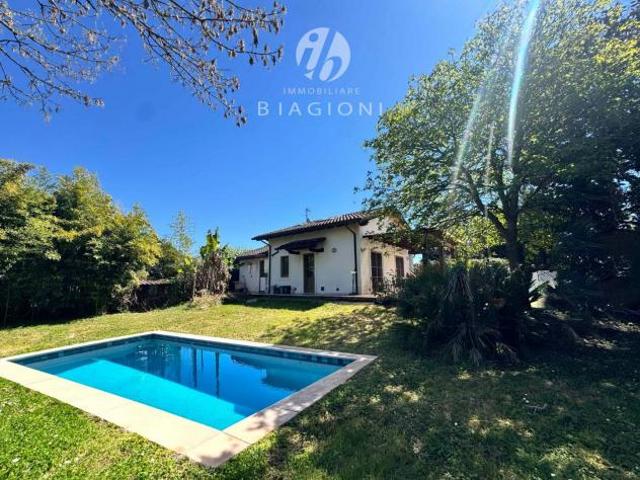 Villa in vendita a Tonfano Pietrasanta 65 mq Rif: 1406024