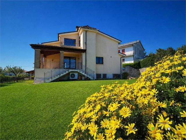 Villa in vendita a Torrevecchia Teatina CH