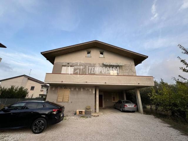 Villa in vendita a Torrevecchia Teatina CH