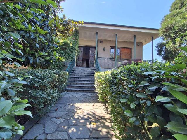 Villa in vendita a Torre Beretti e Castellaro PV