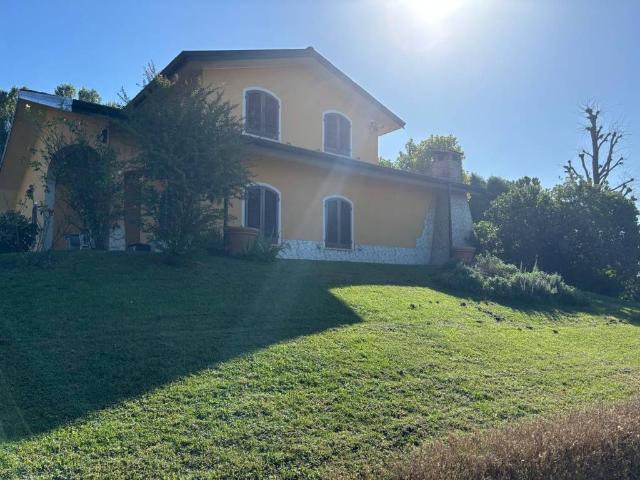 Villa in vendita a Torre de' Picenardi CR
