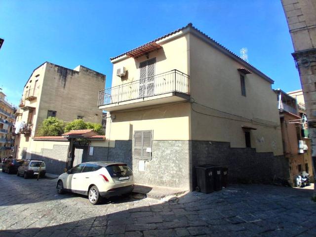 Villa in vendita a Torre del Greco NA