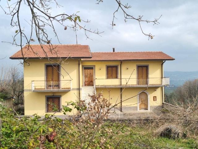 Villa in vendita a Torre le Nocelle AV