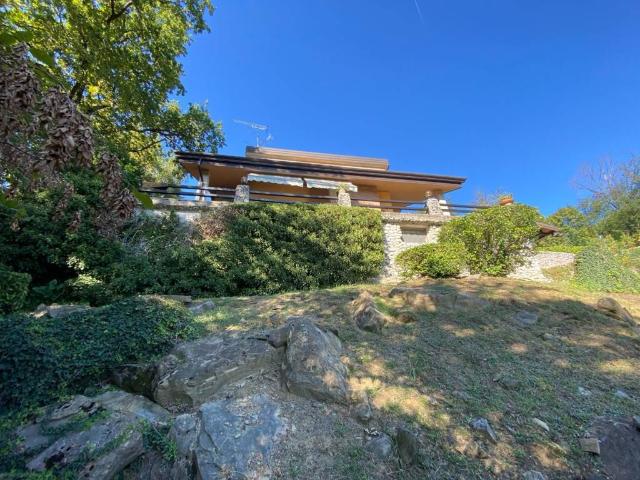 Villa in vendita a Torreano UD