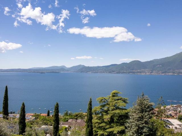 Villa in vendita a Torri del Benaco VR