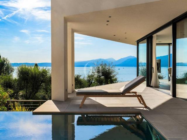 Villa in vendita a Torri del Benaco VR