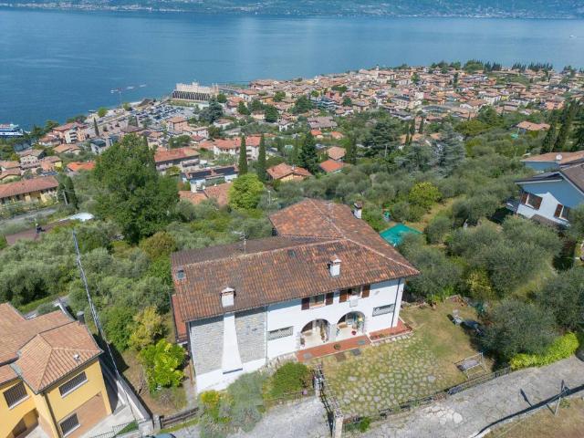 Villa in vendita a Torri del Benaco VR