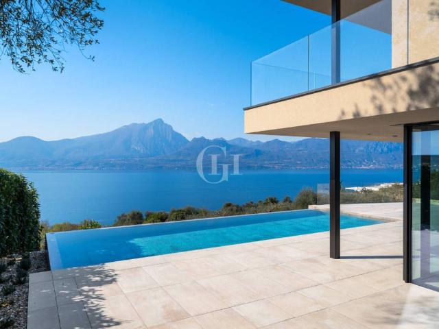 Villa in vendita a Torri del Benaco VR