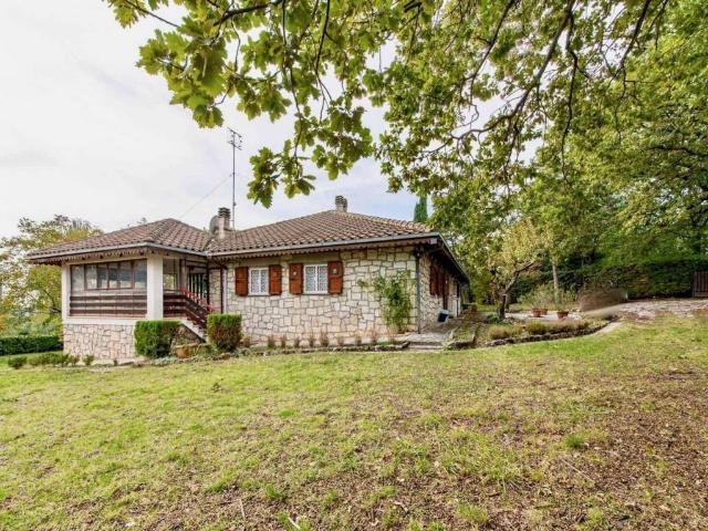 Villa in vendita a Torricella in Sabina RI