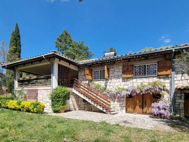 Villa in vendita a Torricella in Sabina RI