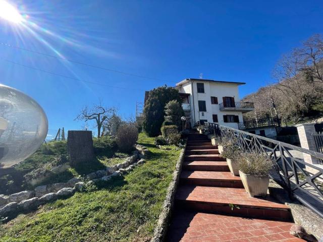 Villa in vendita a Torricella Sicura TE