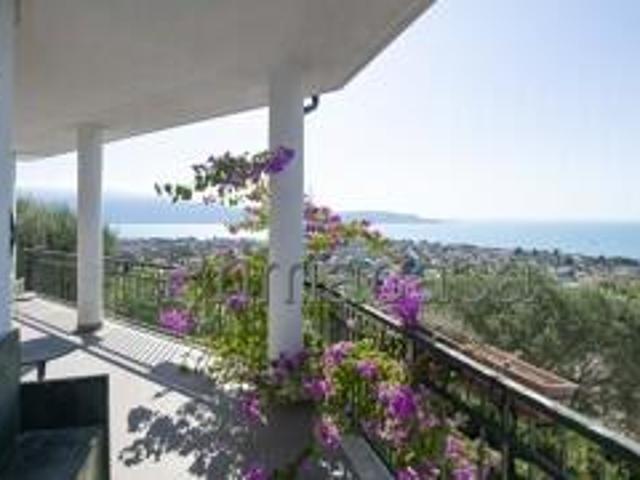 Villa in vendita a Toscolano Maderno