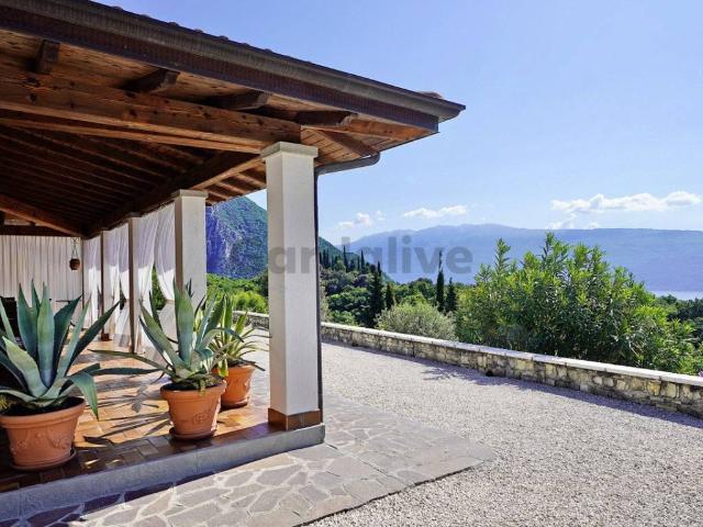 Villa in vendita a Toscolano Maderno BS