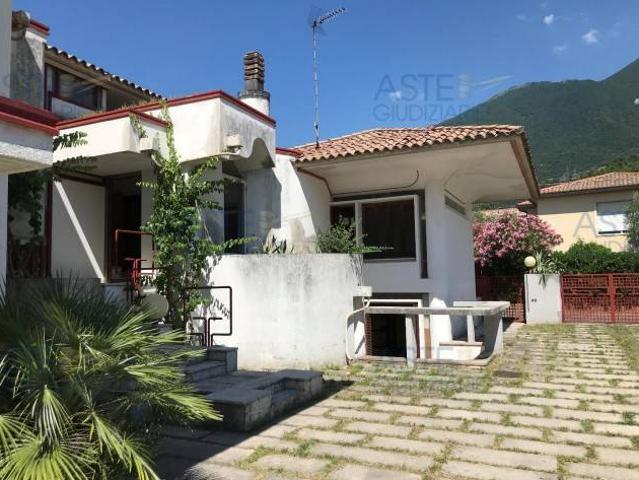 Villa in vendita a Toscolano Maderno BS