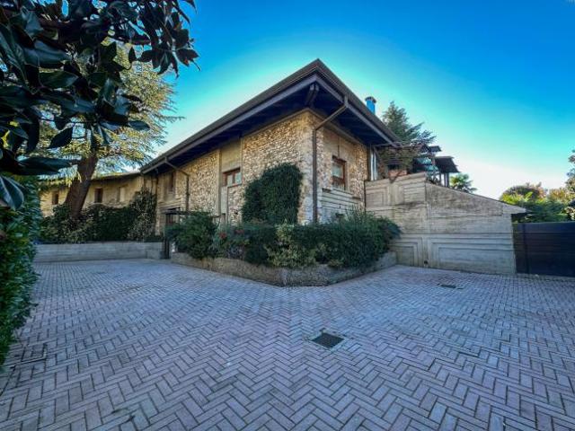 Villa in vendita a Tavagnacco