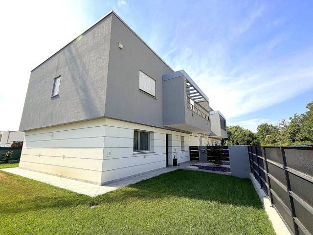 Villa in vendita a Tavagnacco UD