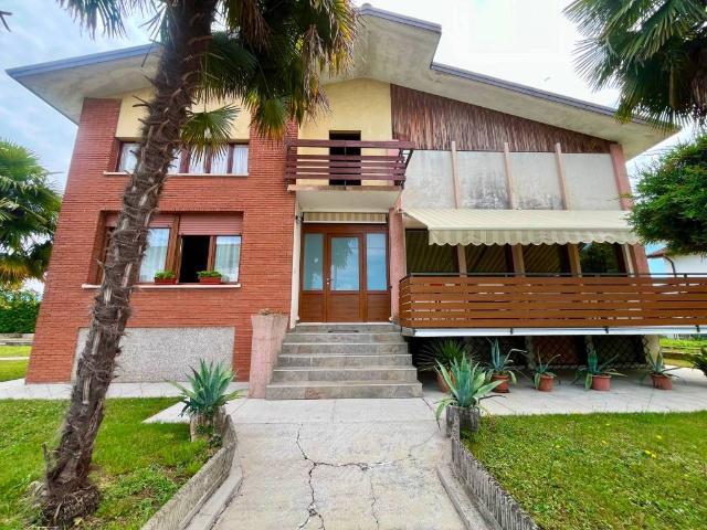 Villa in vendita a Tavagnacco UD
