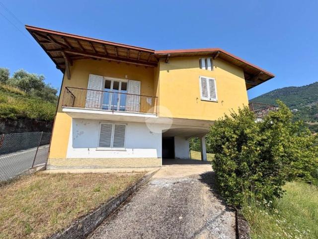 Villa in vendita a Tavernola Bergamasca BG