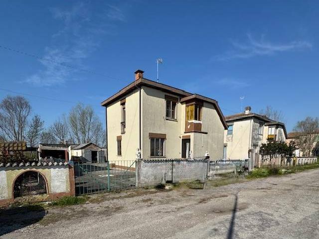 Villa in vendita a Taglio di Po RO