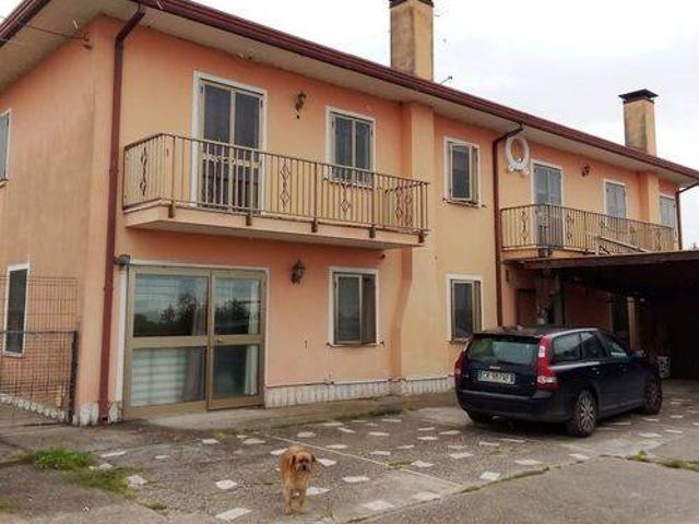 Villa in vendita a Taglio di Po RO
