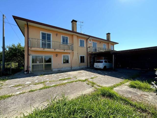 Villa in vendita a Taglio di Po RO
