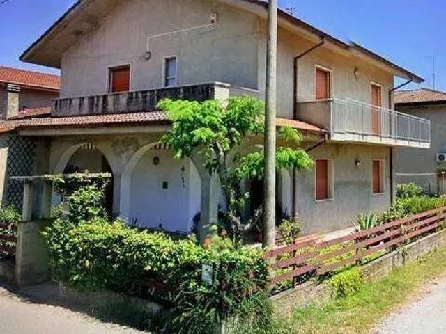 Villa in vendita a Taglio di Po RO