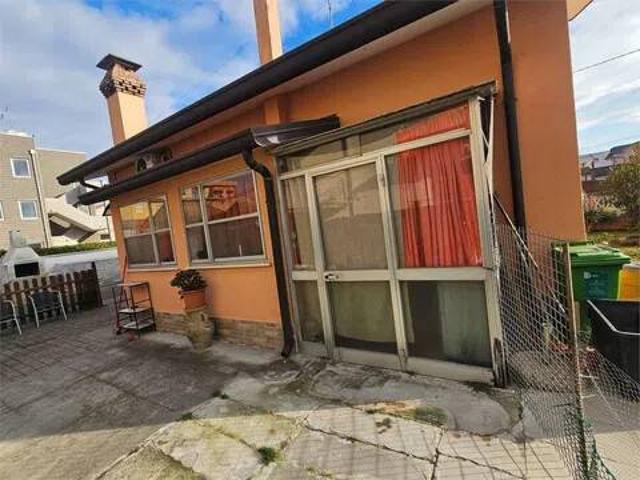 Villa in vendita a Taglio di Po RO