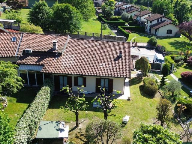 Villa in vendita a Taino VA