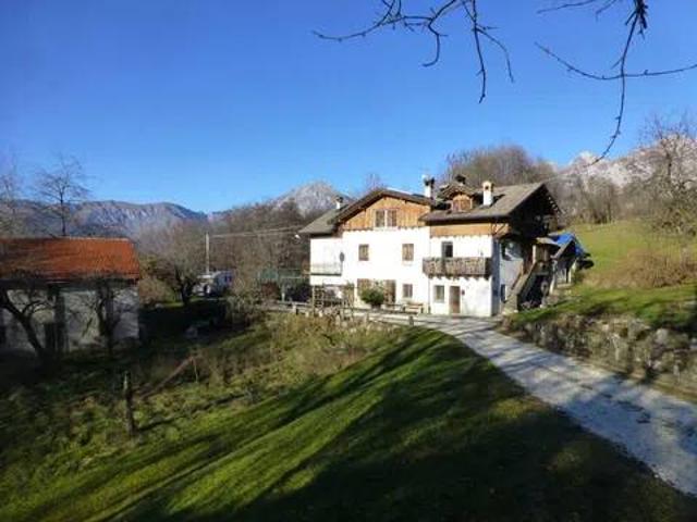 Villa in vendita a Tambre BL