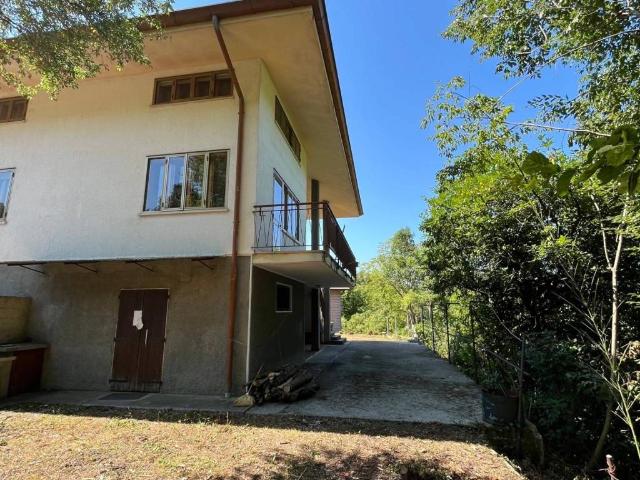 Villa in vendita a Tarcento UD