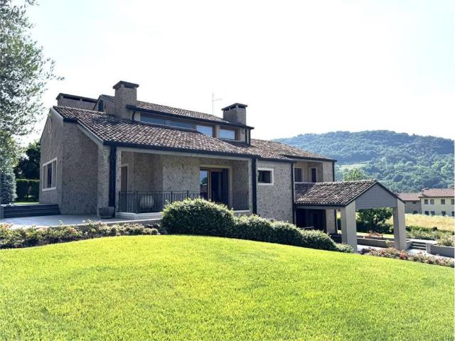 Villa in vendita a Tarzo TV