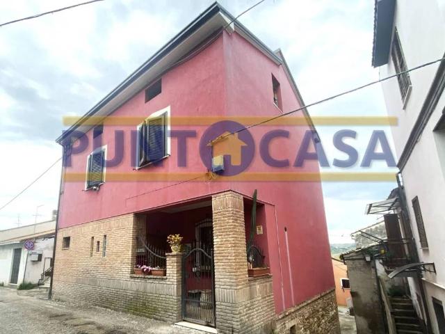Villa in vendita a Teramo TE