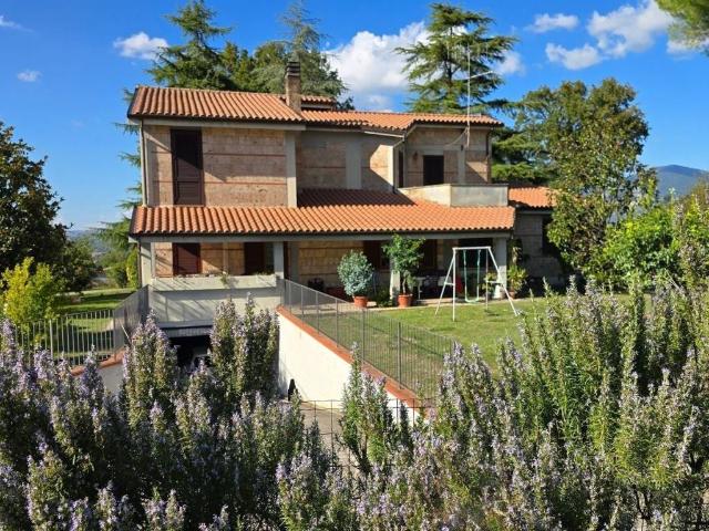 Villa in vendita a Terni TR