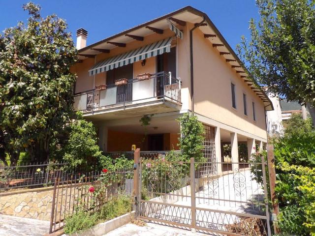Villa in vendita a Terni TR
