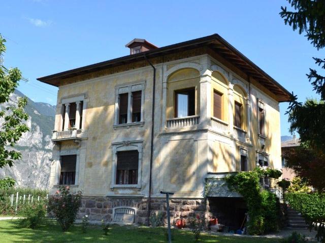 Villa in vendita a Terre d'Adige TN