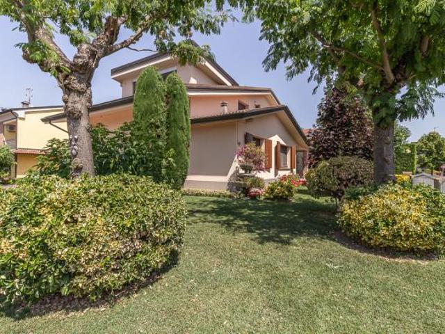 Villa in vendita a Terre del Reno